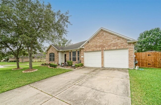Building Photo - 387 Henderson Ln