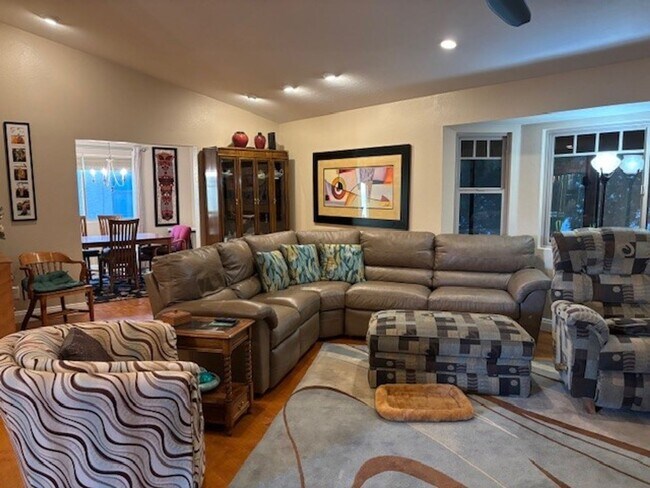 Building Photo - Welcome to this stunning 2-bedroom, 2-bathroom home, in Leisure World a 45+ Active Adult Resort C...