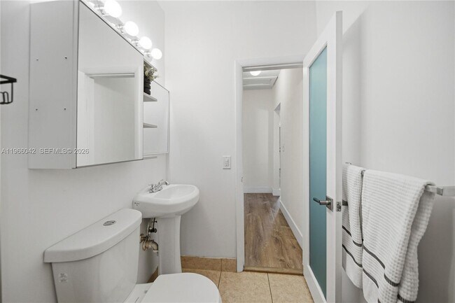 Building Photo - 570 NE 69th St