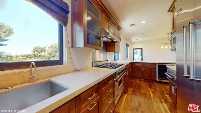 Building Photo - 3311 Deronda Dr
