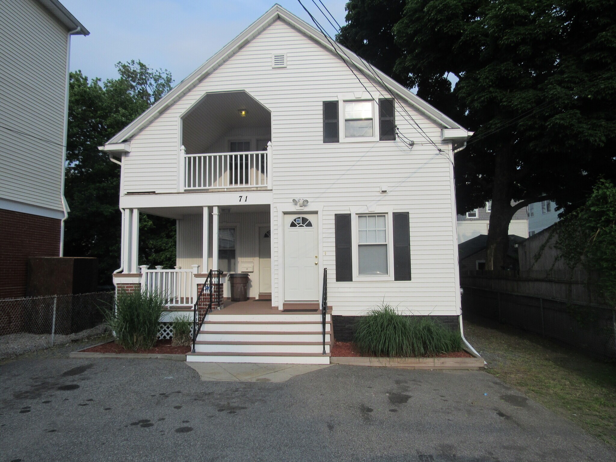 Building Photo - 71 Pembroke Ave