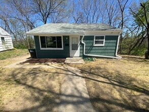 Building Photo - 2209 N 38th Ave