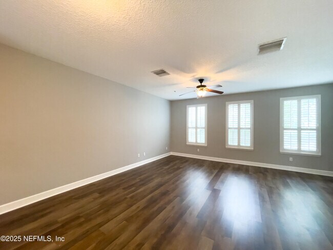 Building Photo - 4455 Ellipse Dr