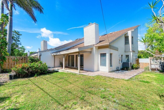 Building Photo - 3015 Florida Blvd