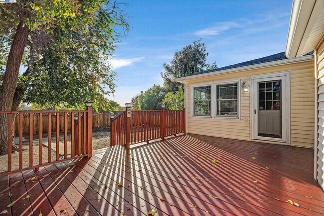 Building Photo - 2438 Upland Dr