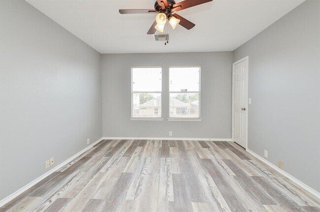 Building Photo - 20131 Larkspur Landing