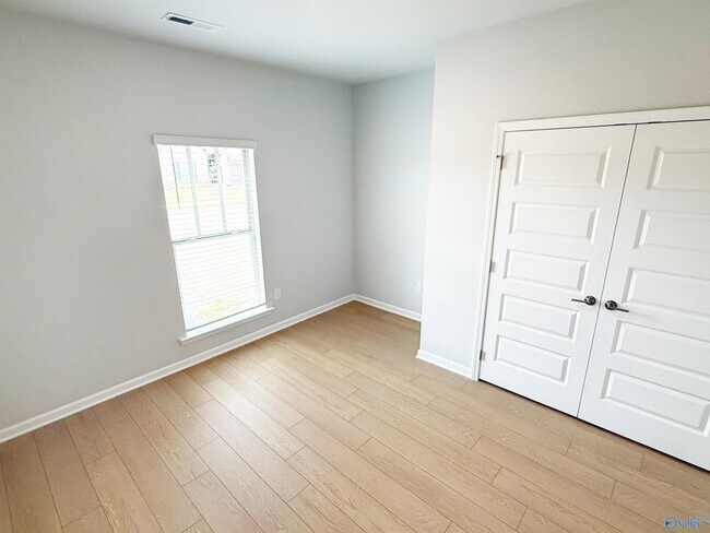 Building Photo - 202 Stockyard Cir