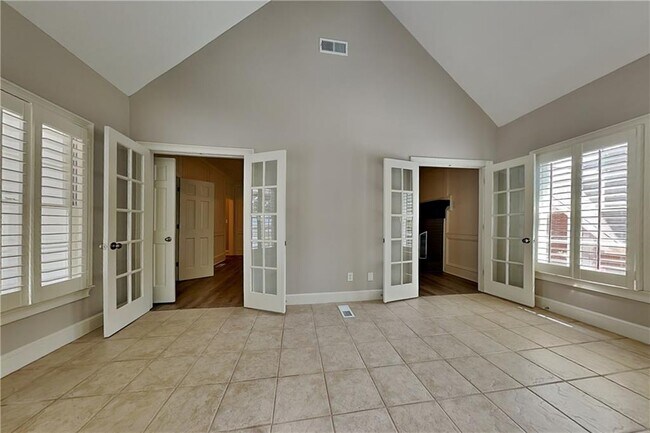 Building Photo - 1231 Kelvington Way SW