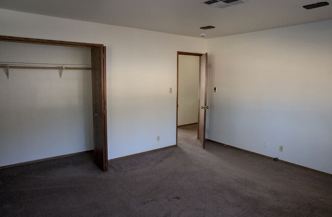 Building Photo - Spacious 3 Bedroom 2 Bathroom in Big Bear Lake