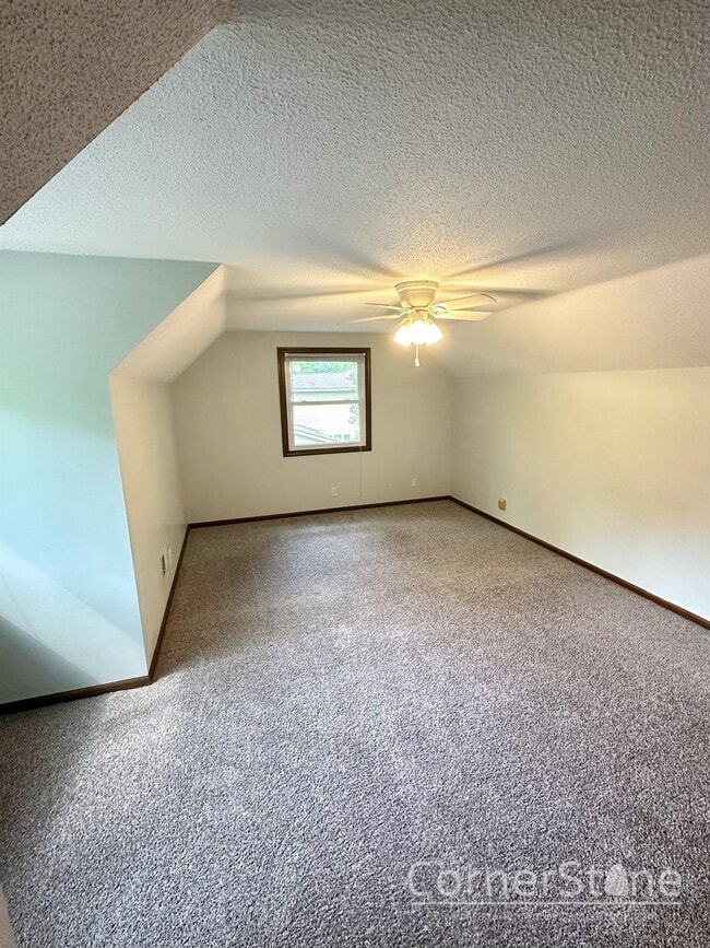 Building Photo - 103 Navajo Ave