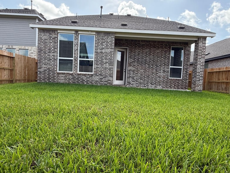 Building Photo - 6423 Serenity Terrace Dr