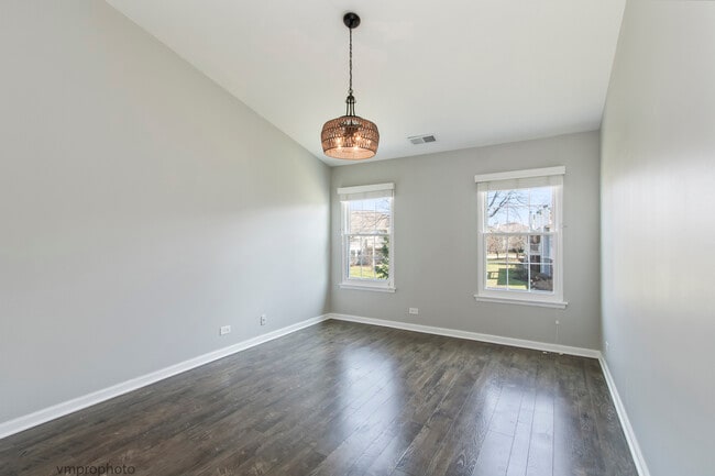 Building Photo - 1233 S Wellington Ct