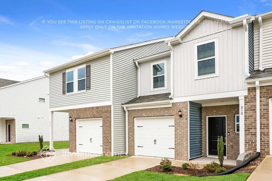 Building Photo - 810 Holiday Pk Ln