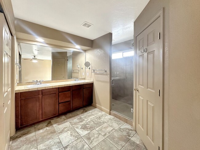 Building Photo - 2549 Traditions Dr