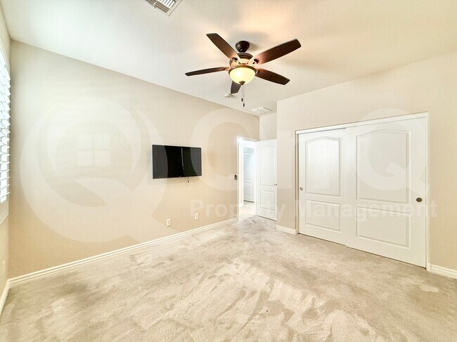 Building Photo - 4010 E Expedition Way