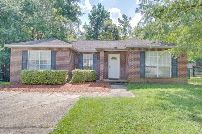 Building Photo - Northeast Pensacola 2 R, 2BA Home Near UWF with Wood-Look Flooring, Large Sunroom, Spacious Lot &...