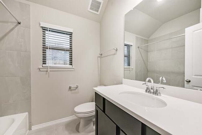 Building Photo - 455 Mathis Lk Ct