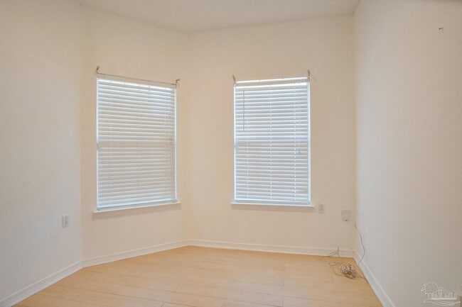 Building Photo - 1200 Jasper St