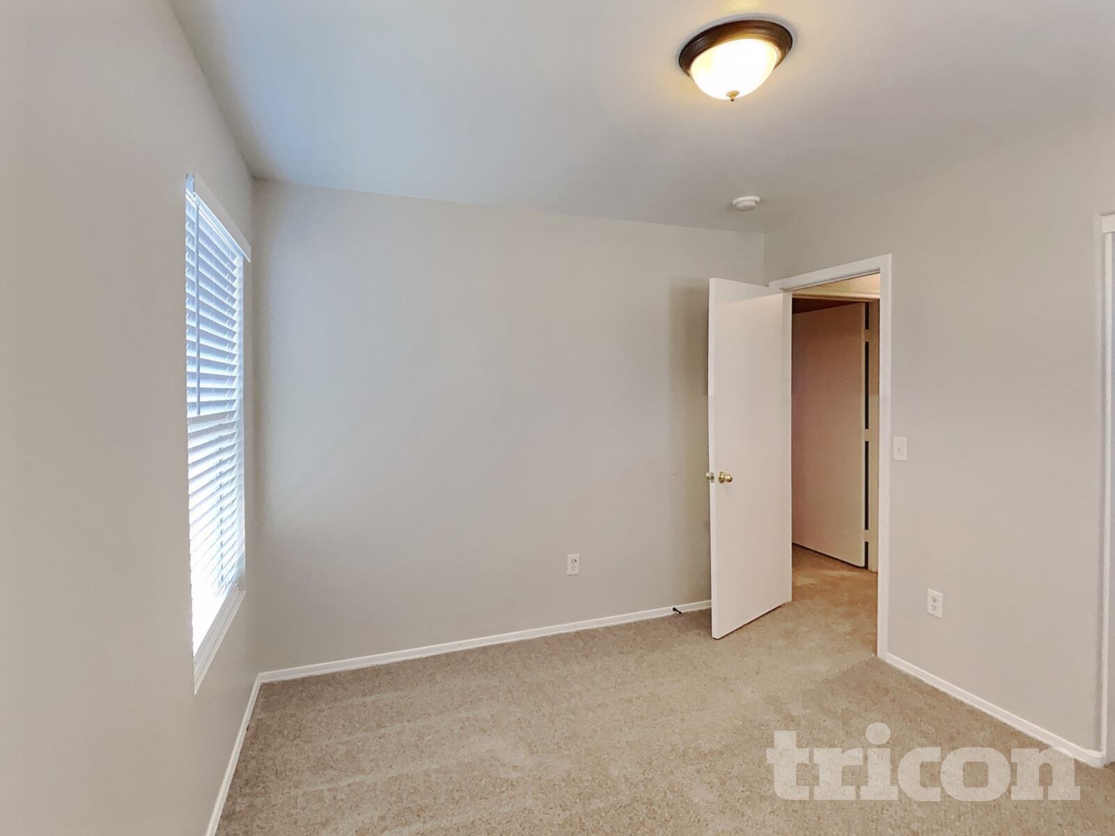 Building Photo - 3921 W Irwin Ave