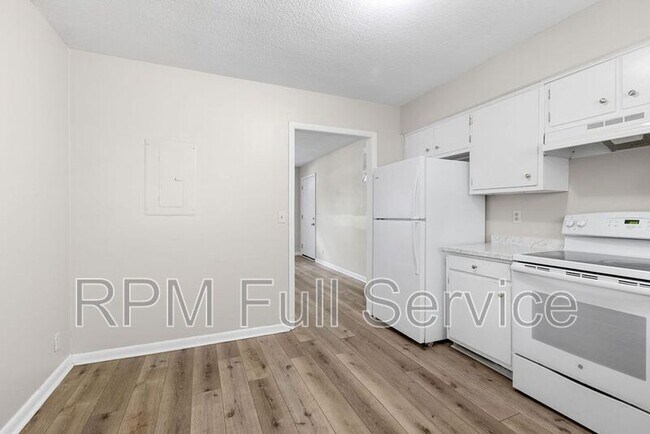 Building Photo - 4426 Central Valley Dr