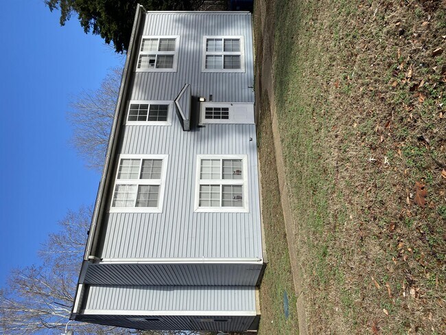 Building Photo - 6667 Cedar Lake Dr