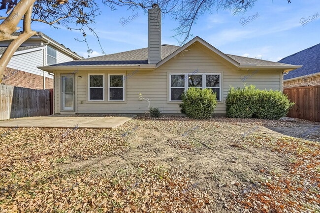 Building Photo - 604 Creekside Dr