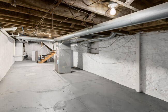 Building Photo - 848 Oak St