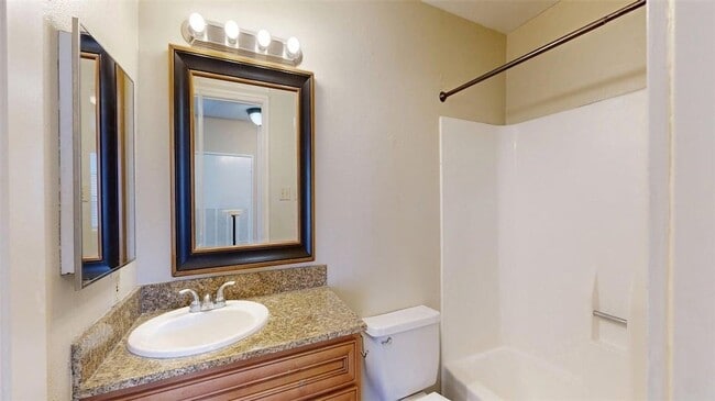 Building Photo - 904 University Oaks Blvd