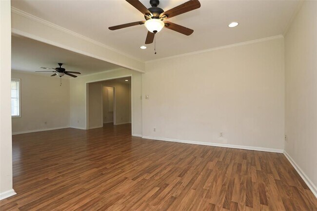 Building Photo - 10306 Oboe Dr