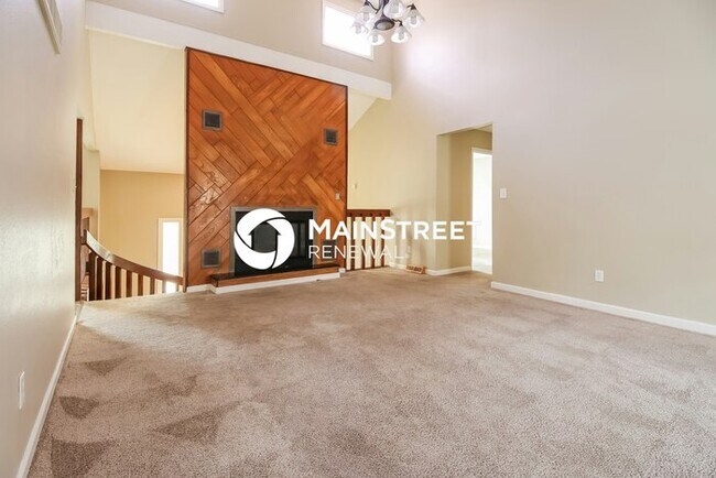 Building Photo - 4 Bedroom Pet-Friendly Home in Kansas City...