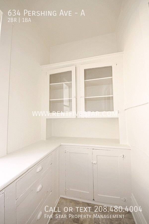 Building Photo - 634 Pershing Ave