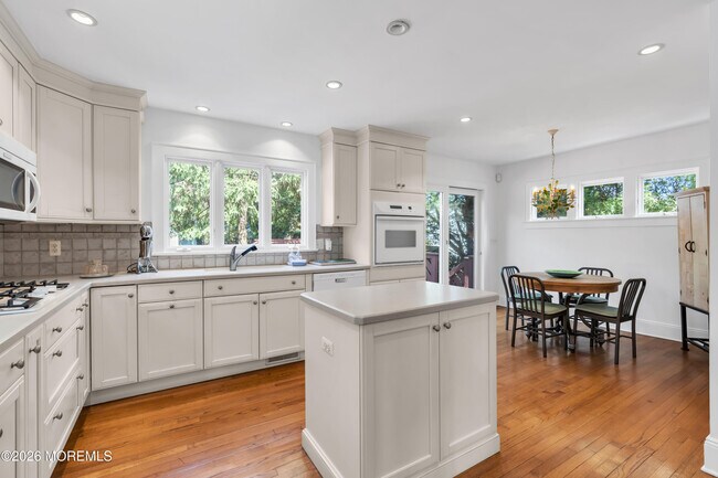 Building Photo - 111 Chicago Blvd