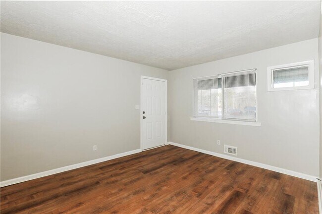 Building Photo - 2829 Belvedere Ln