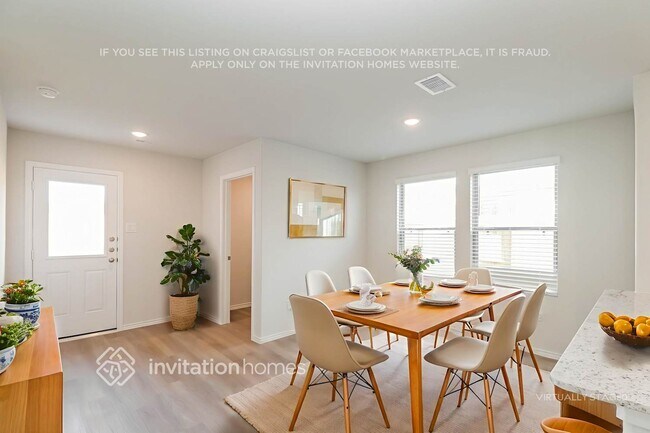 Building Photo - 5739 Daphne Dr