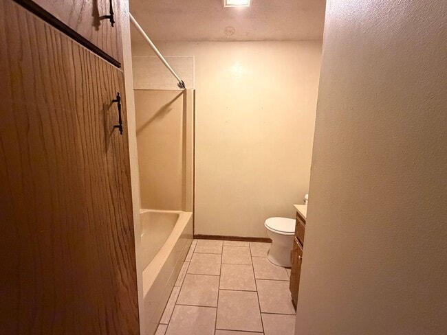 Building Photo - 1401 S Houston Ave