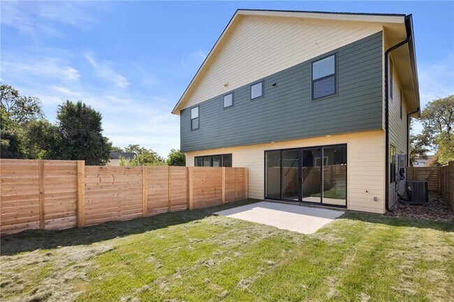 Building Photo - 914 Taulbee Ln