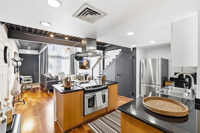 Building Photo - 213 N 12th St