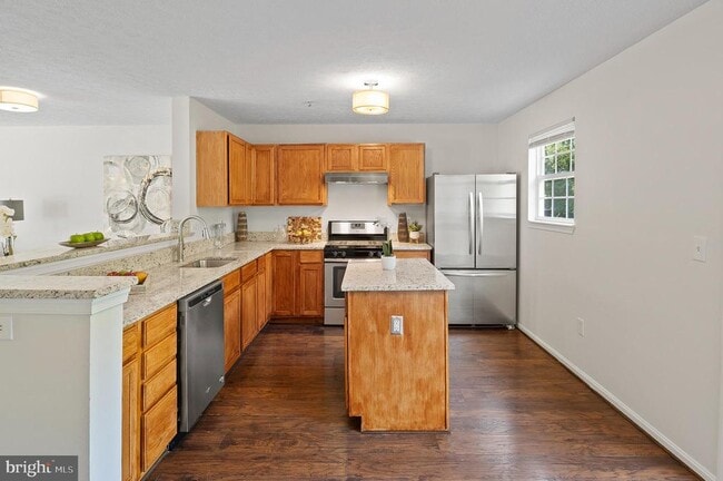 Building Photo - 16140 Edenwood Dr