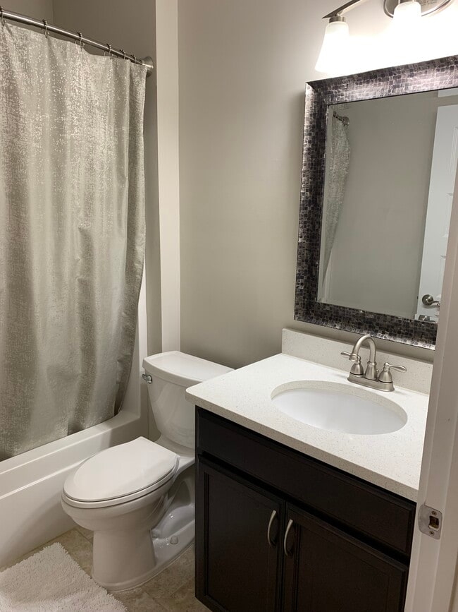 Building Photo - 161 Escanaba Ave