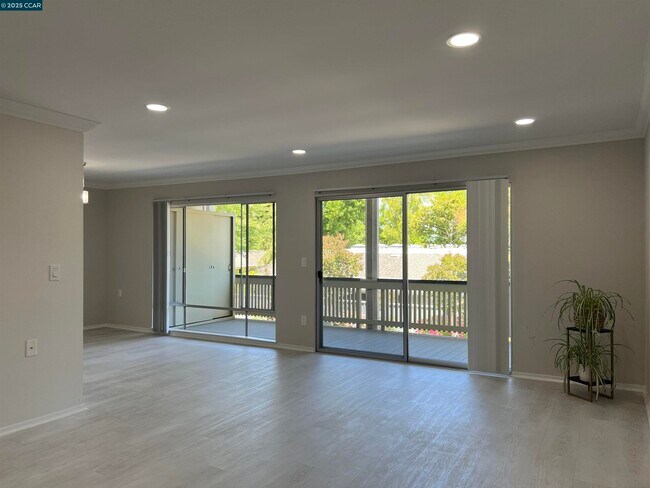 Building Photo - 1443 Rockledge Ln