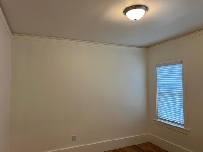 Building Photo - 708 N L St