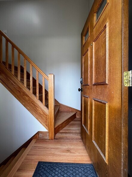 Main entrance - 5432 S Long Ave