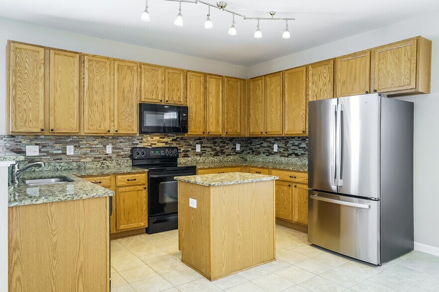 Building Photo - 3628 Pinkham Way