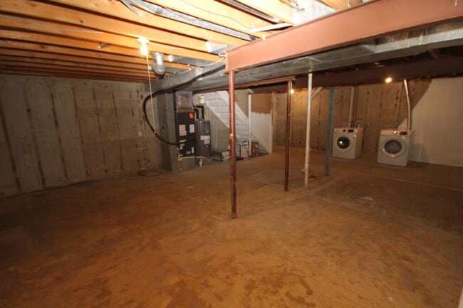 Building Photo - *Coming Soon*  Upgraded End Unit Townhome ...