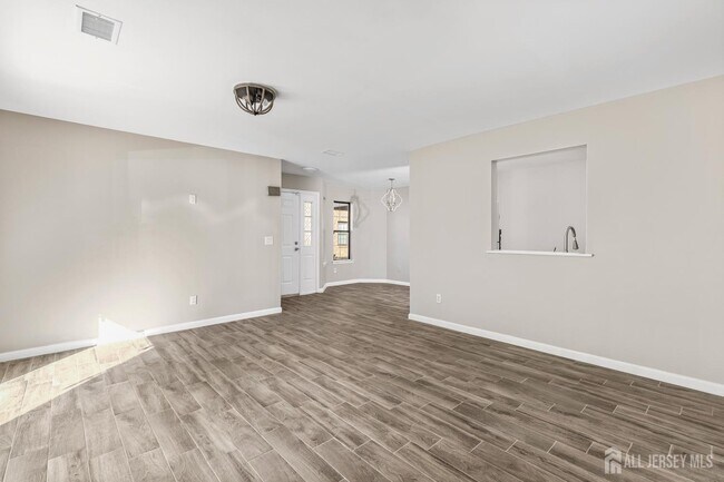 Building Photo - 2301 Bayhead Dr