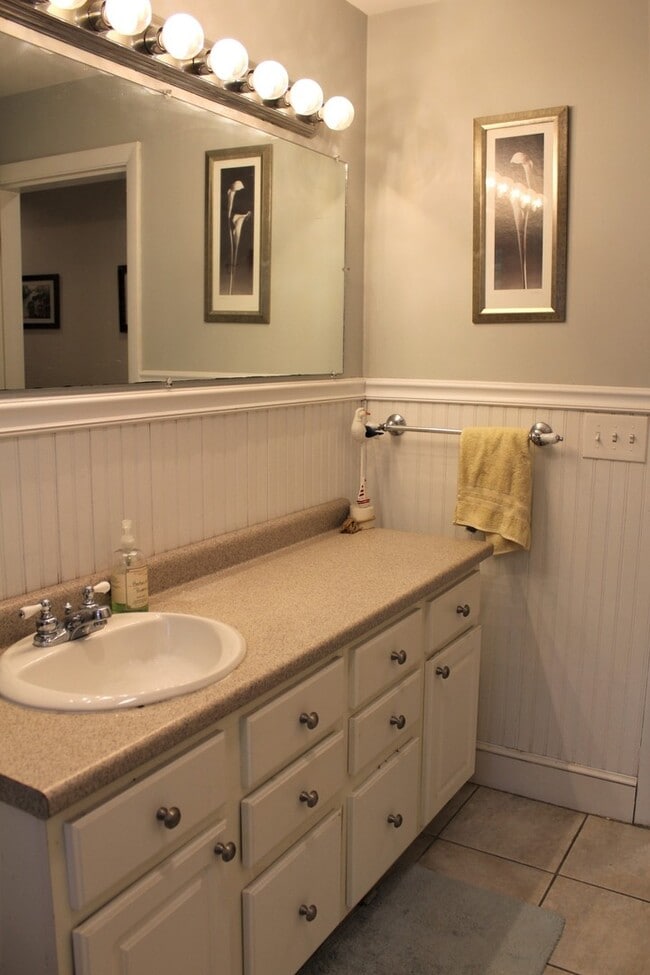 Building Photo - Portland 4BD/2BA Single Family Home - $2,833