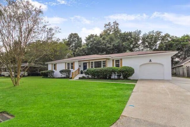 Building Photo - 4959 Parkside Dr