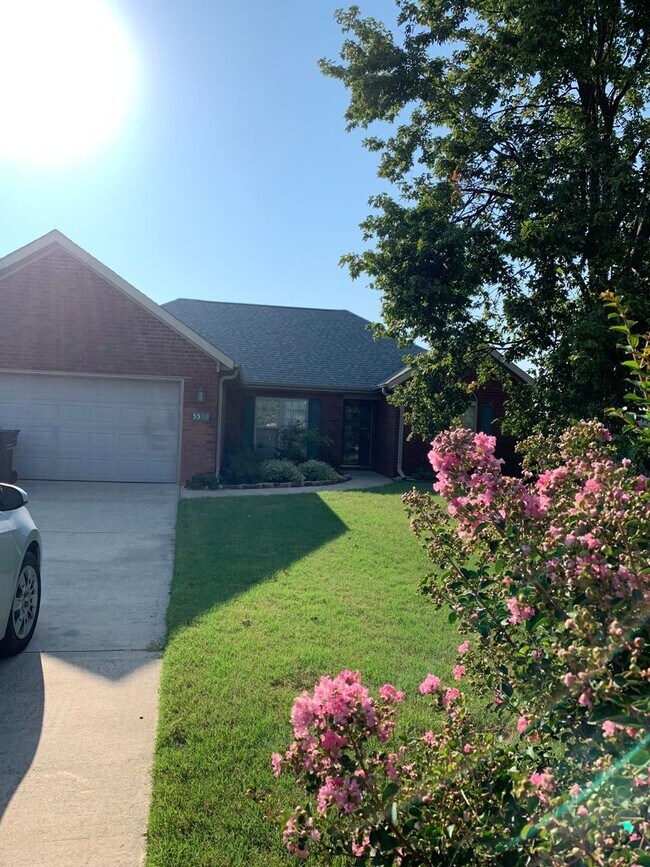 Building Photo - 3bed/2bath Home with Fenced Backyard in Valley View Schools!!!!!!