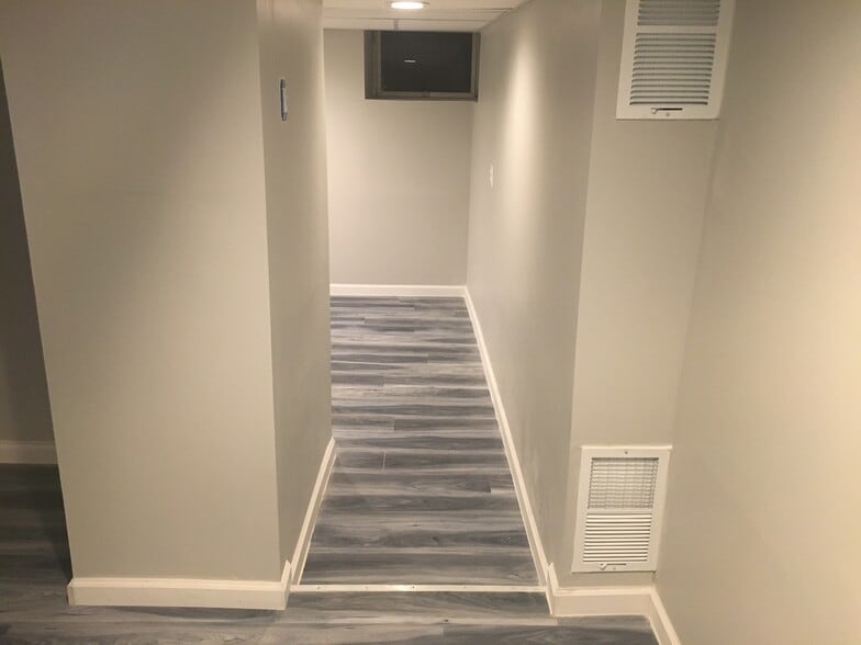 Building Photo - 60 Summit Ave