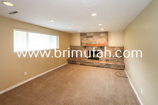 Building Photo - 7268 S 2700 E